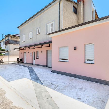 Rooms And Studio Flora Poreč Dış mekan fotoğraf