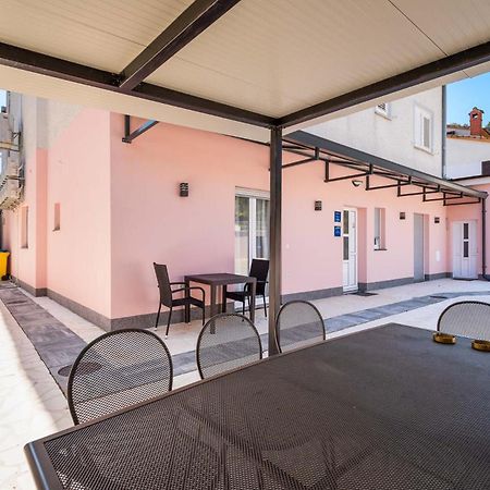 Rooms And Studio Flora Poreč Dış mekan fotoğraf