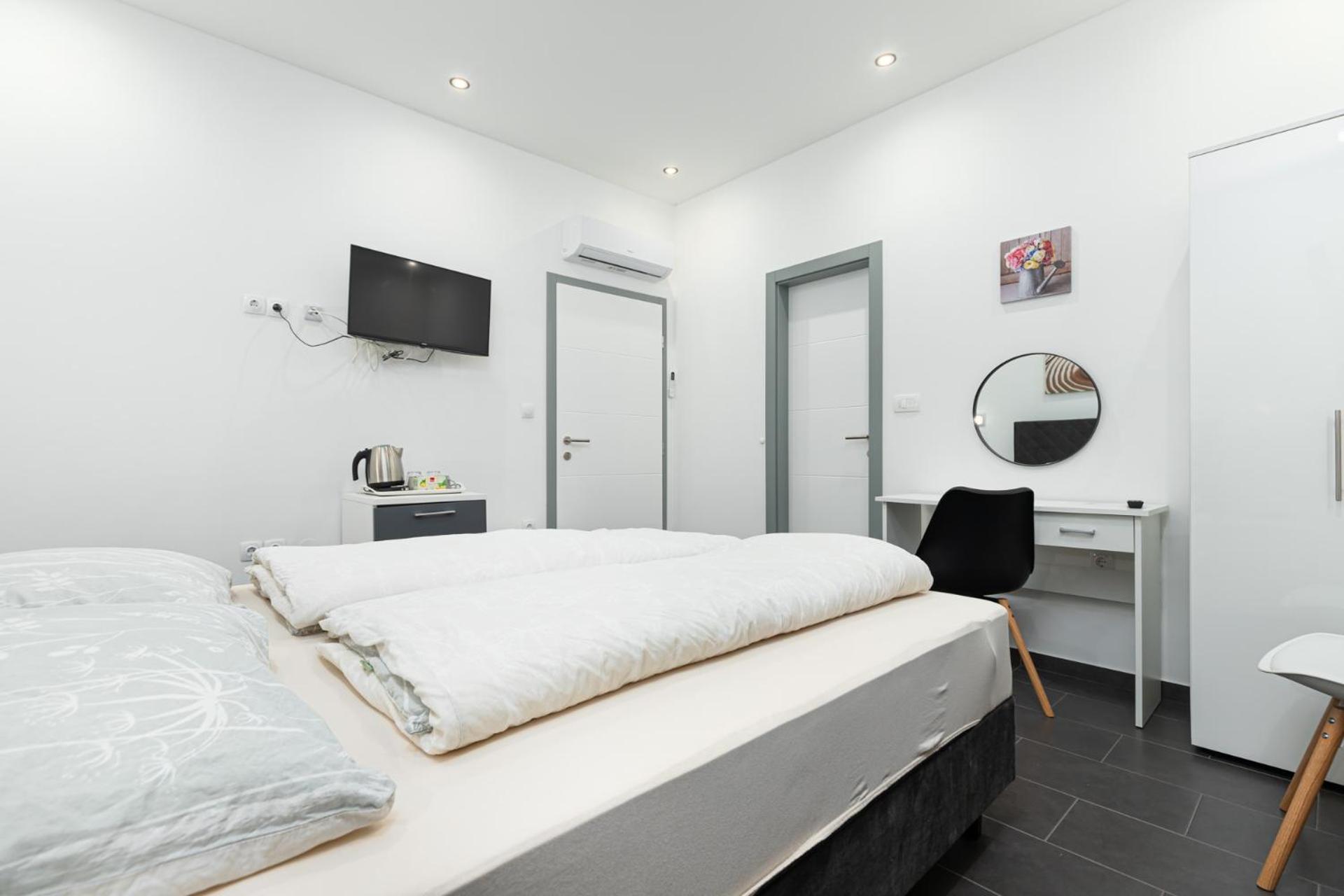 Rooms And Studio Flora Poreč Dış mekan fotoğraf