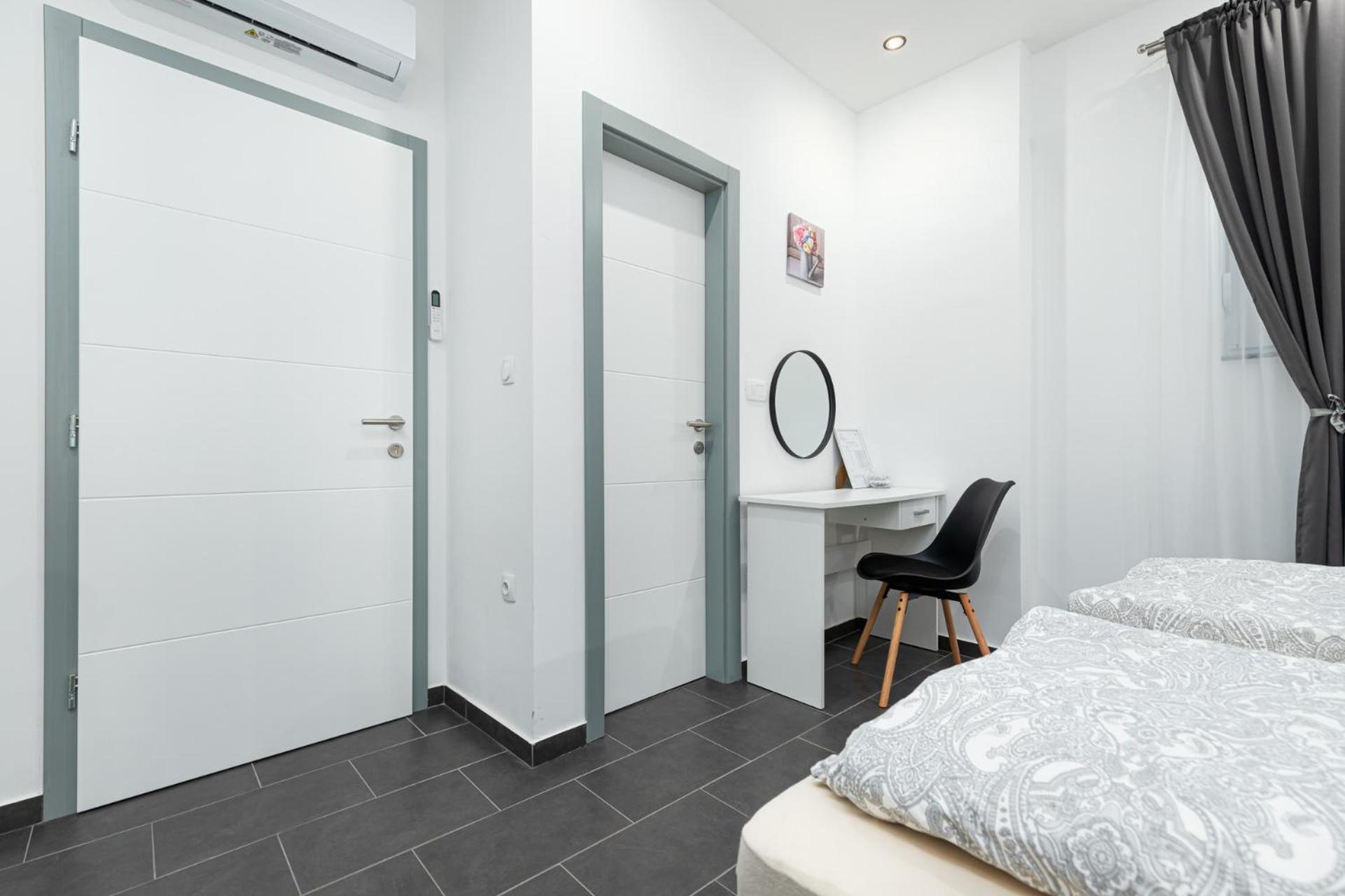 Rooms And Studio Flora Poreč Dış mekan fotoğraf