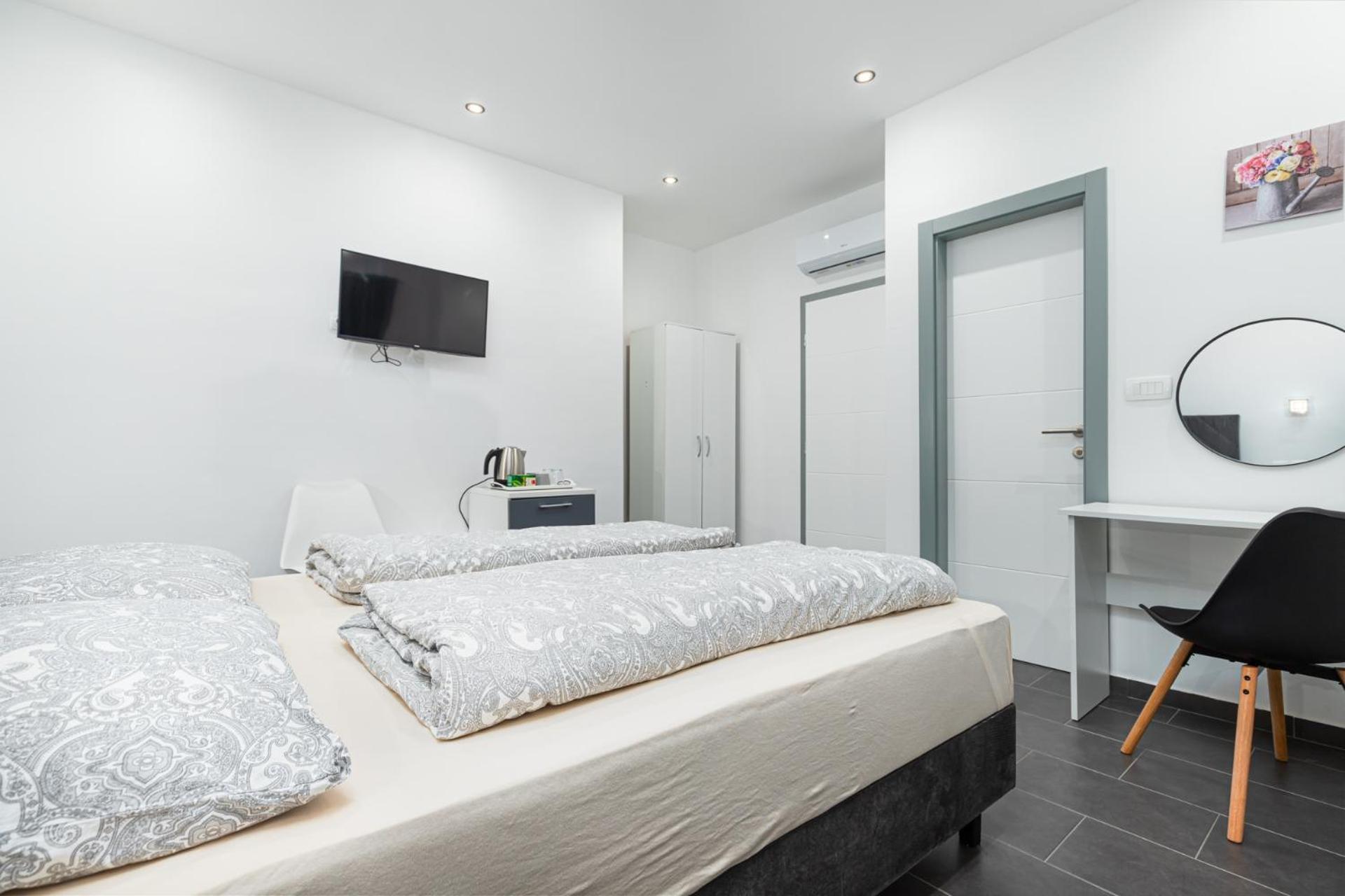 Rooms And Studio Flora Poreč Dış mekan fotoğraf