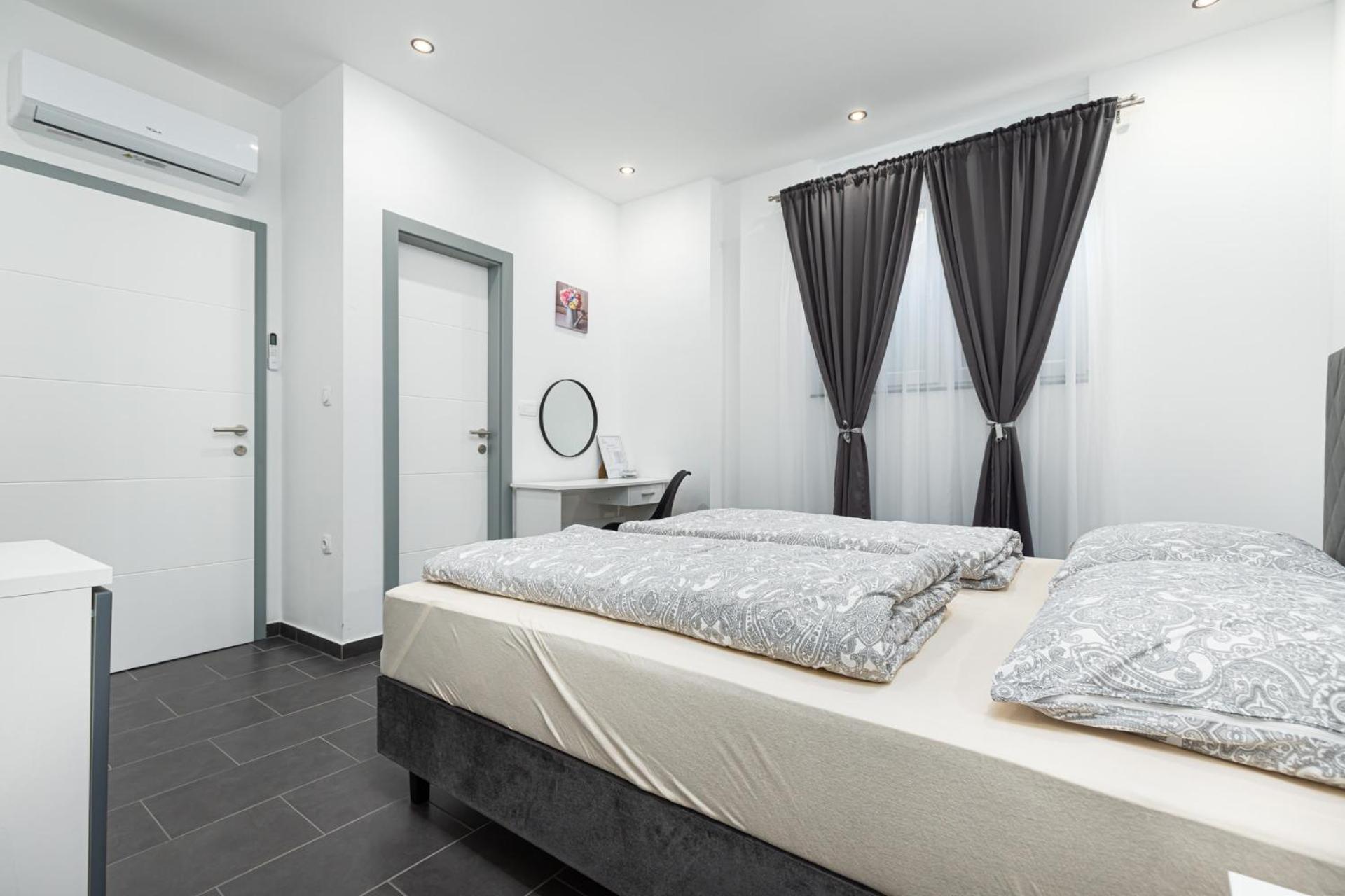 Rooms And Studio Flora Poreč Dış mekan fotoğraf