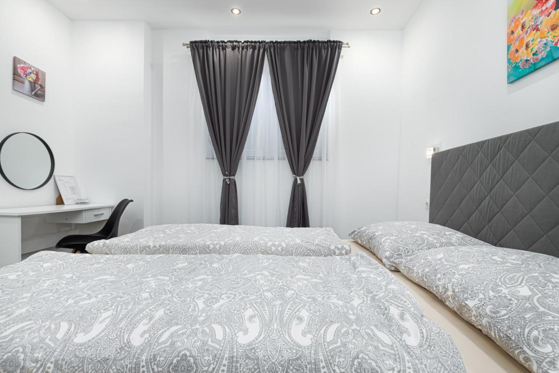 Rooms And Studio Flora Poreč Dış mekan fotoğraf