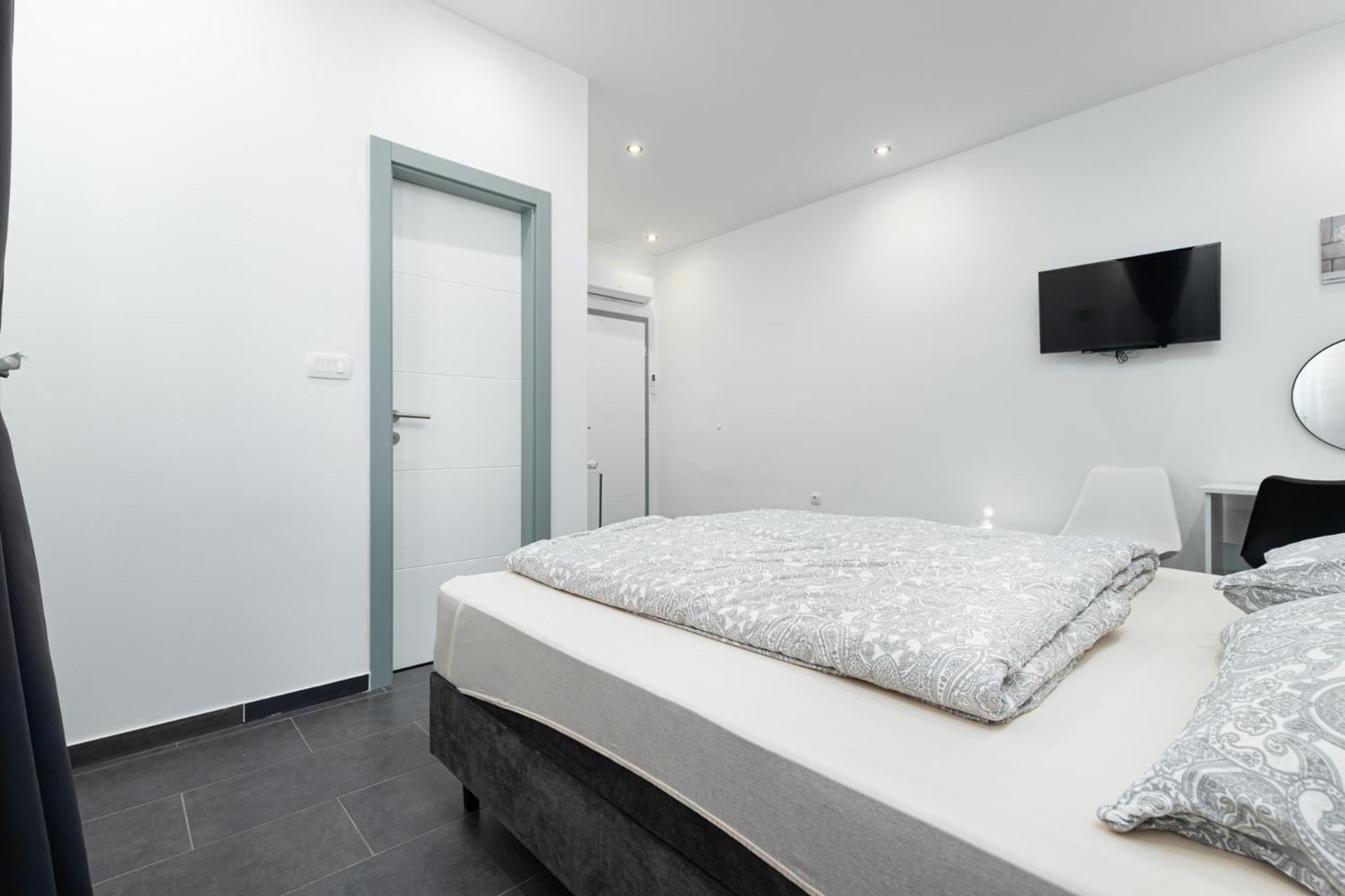 Rooms And Studio Flora Poreč Dış mekan fotoğraf